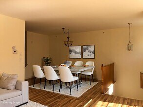 7 Atlas Ct in Jersey City, NJ - Building Photo - Building Photo