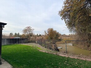 2678 Queens Way in Redding, CA - Building Photo - Building Photo