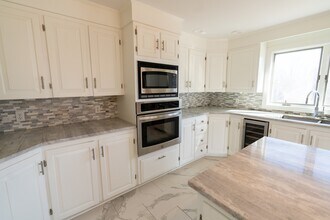 363 Blackstrap Rd in Falmouth, ME - Building Photo - Building Photo