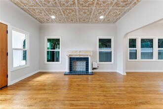 1236 Cloverdale Ave in Los Angeles, CA - Building Photo - Building Photo