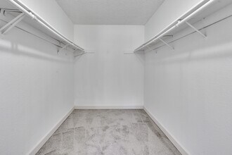 Gramercy Apartments in San Diego, CA - Building Photo - Building Photo
