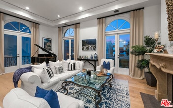 126 Westwind Mall in Marina Del Rey, CA - Building Photo - Building Photo