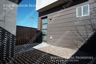 6262 Woodrow Bean Transmountain in El Paso, TX - Building Photo
