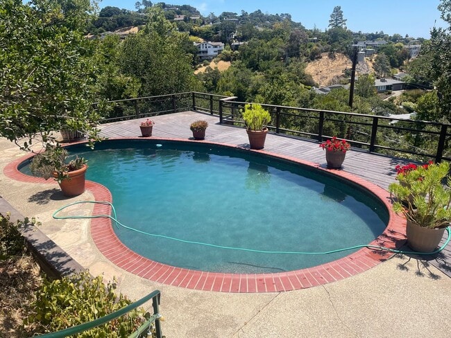 property at 320 Vista Grande