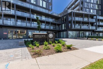 3210 Dakota Cmn in Burlington, ON - Building Photo - Building Photo