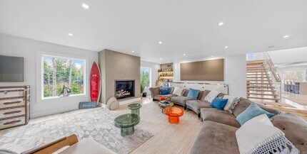 177 Bridies Path in Southampton, NY - Building Photo - Building Photo