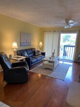 200 Meres Blvd, Unit 27 in Tarpon Springs, FL - Foto de edificio - Building Photo