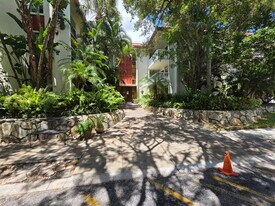 1012 Pearce Dr in Clearwater, FL - Building Photo