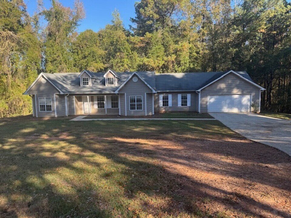 482 S Bolee Rd in Hogansville, GA - Building Photo