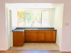 17552 Labrador St in Northridge, CA - Building Photo