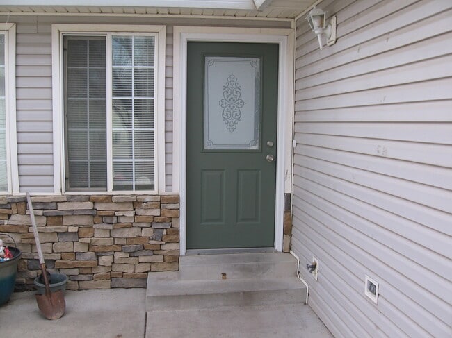 404 Broken Arrow Dr in Grand Junction, CO - Foto de edificio - Building Photo