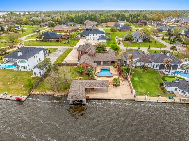 4329 Edgewater Dr in Lake Charles, LA - Building Photo - Building Photo