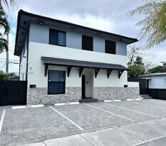 3021 SW 27th Ln, Unit 2 in Miami, FL - Building Photo