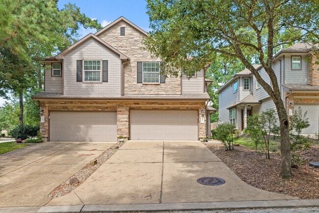 property at 14 Fairlee Ct