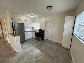 307 SW 10th Ave in Fort Lauderdale, FL - Building Photo - Building Photo