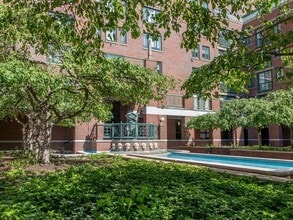 10 Rogers St in Cambridge, MA - Foto de edificio - Building Photo