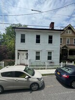 23 Franklin St in Catskill, NY - Building Photo