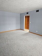 2205 Lindyview Rd in Bellevue, NE - Building Photo - Building Photo