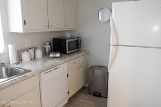 2425 Golf Lake Cir in Melbourne, FL - Building Photo - Building Photo