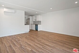 1166 Cochran Ave in Los Angeles, CA - Building Photo - Building Photo