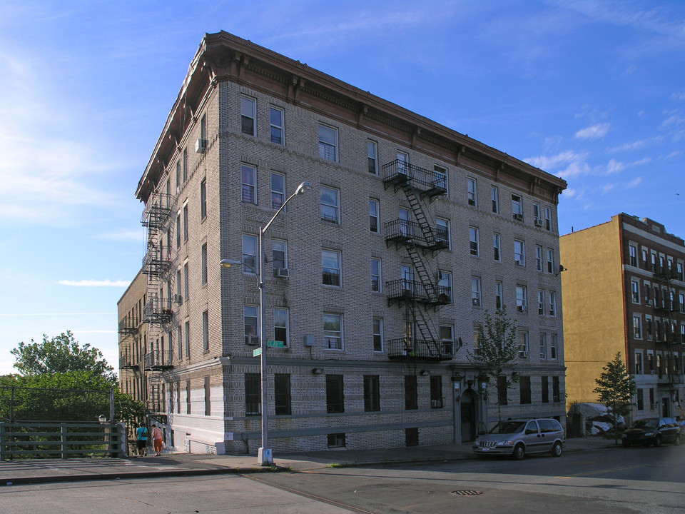 1702 Clay Ave in Bronx, NY - Building Photo