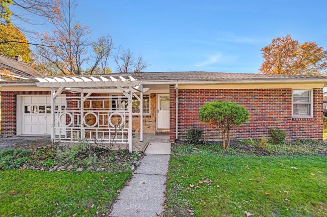 819 Fairview Ave in Stroudsburg, PA - Building Photo - Building Photo