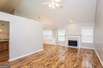 7140 Regent Ct in Flowery Branch, GA - Building Photo - Building Photo