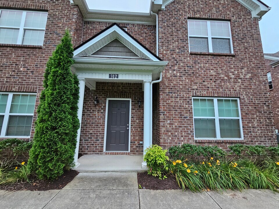 312 Rowlette Cir in Murfreesboro, TN - Building Photo