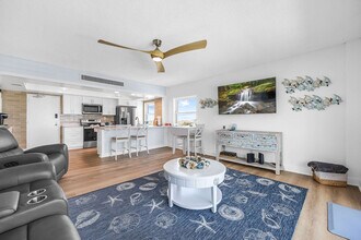 205 Jimmy Buffett Mem Hwy in Satellite Beach, FL - Building Photo - Building Photo