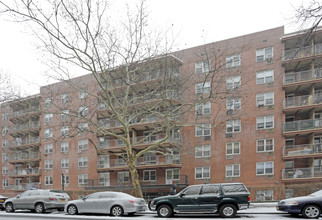 14410 Roosevelt Ave in Flushing, NY - Building Photo - Building Photo