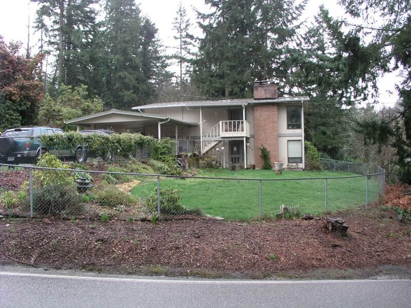 2008 E Phinney Bay Dr in Bremerton, WA - Building Photo