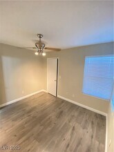 1837 Navajo Lake Way in Las Vegas, NV - Foto de edificio - Building Photo