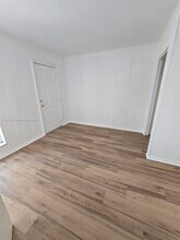5629 Fillmore St-Unit -4 in Hollywood, FL - Building Photo - Building Photo