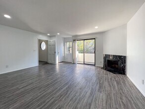 5104 Sepulveda - fully renovated unit in Sherman Oaks, CA - Foto de edificio - Interior Photo