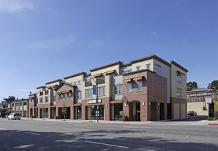 131 Lighthouse Ave in Monterey, CA - Building Photo - Building Photo
