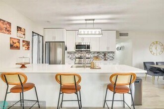 6599 Roosevelt St in Hollywood, FL - Building Photo - Building Photo