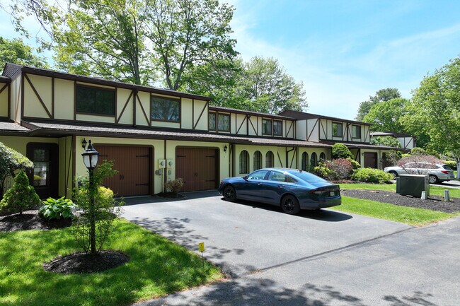 119 Stringham Rd in Lagrangeville, NY - Foto de edificio - Building Photo