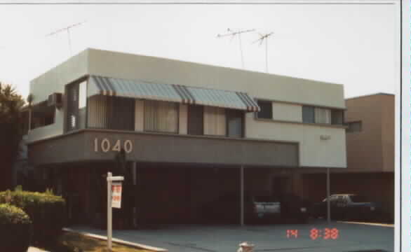 1040 S Wooster St in Los Angeles, CA - Building Photo