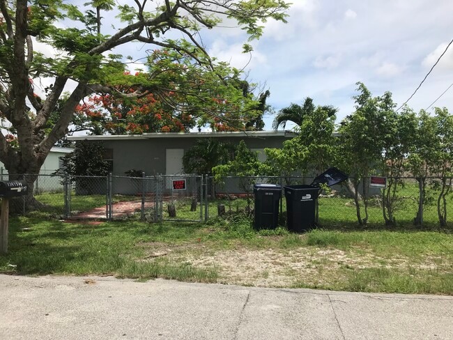 12035 SW 213th Terrace in Miami, FL - Building Photo - Building Photo