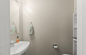 2024 Grayhawk Dr in Aurora, IL - Building Photo - Building Photo