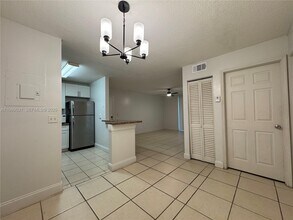 10717 Cleary Blvd in Plantation, FL - Foto de edificio - Building Photo
