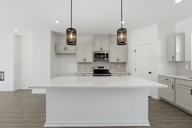 6137 Wayburn St in Tucker, GA - Building Photo - Building Photo