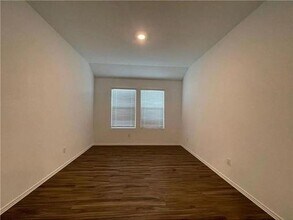 110 Mountain Maple St in Hutto, TX - Building Photo - Building Photo