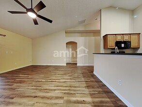 2884 Alaskan Way in Jacksonville, FL - Foto de edificio - Building Photo