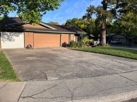 5549-5551 Aspenwood Ct in Citrus Heights, CA - Building Photo