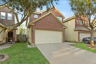 1812 Don Alejandro in Houston, TX - Foto de edificio - Building Photo