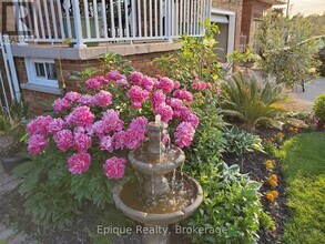 686 Limeridge Rd E in Hamilton, ON - Building Photo - Building Photo