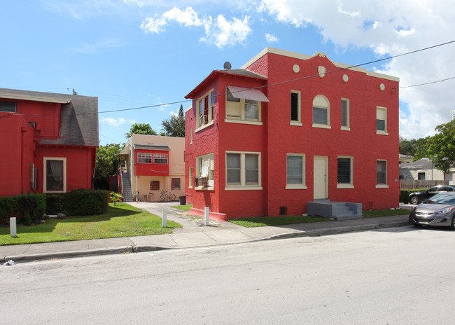 Bay Terrace Apartments in Miami, FL - Building Photo - Building Photo