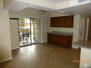 1211 N Miller Rd-Unit -UNIT 123 in Scottsdale, AZ - Building Photo - Building Photo