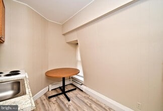 563 King St in Pottstown, PA - Building Photo - Building Photo